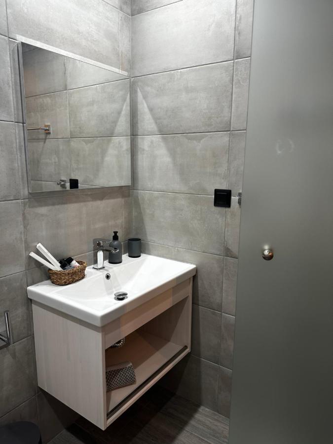 Aparthotel Thea Comfy Living à Vrasná Extérieur photo