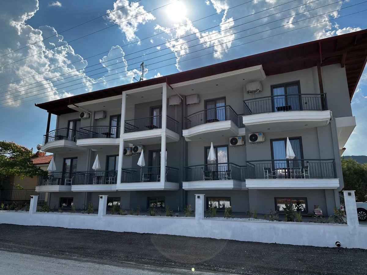 Aparthotel Thea Comfy Living à Vrasná Extérieur photo